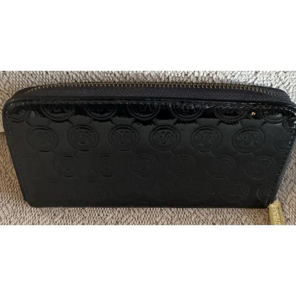 Michael Kors Jet Set Black Patent Leather Zip-Around Wallet Gold Plate MK Logo